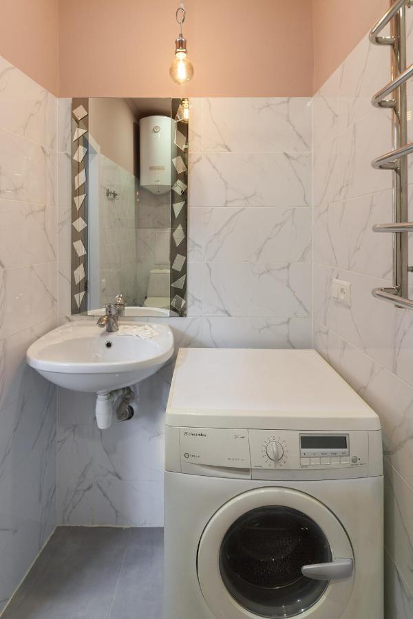 Leogrand Apartments Panteleimona Kulisha 27 إلفيف المظهر الخارجي الصورة
