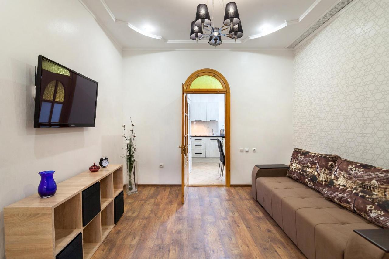 Leogrand Apartments Panteleimona Kulisha 27 إلفيف المظهر الخارجي الصورة